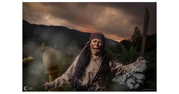 Revolutionary Woman - Artistic Chess Photography | EXPOCHESS